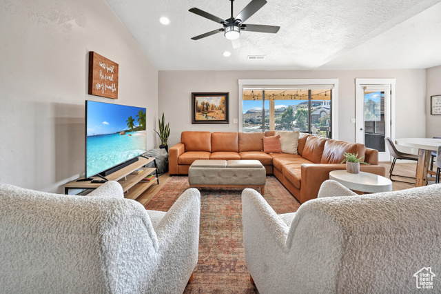 Photo 27 for MLS #2115364 at 989 W Dover Way