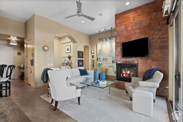 Photo 3 for MLS #2115398 at 2139 W Cougar Rock Cir #135