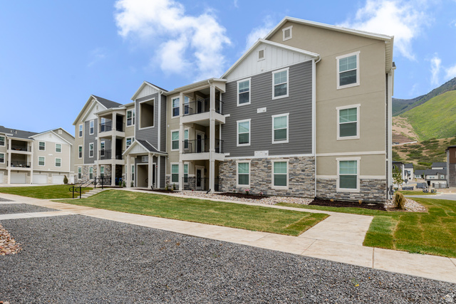 4662 S Poplar Way #q303
                     MLS #2115403