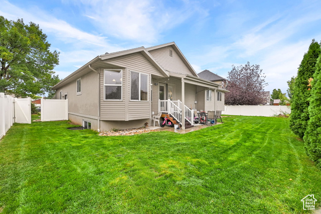 Photo 21 for MLS #2115414 at 871 W 3875 South