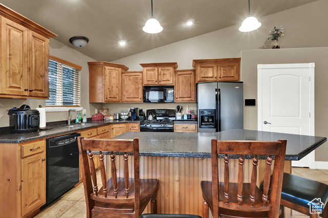 Photo 3 for MLS #2115414 at 871 W 3875 South