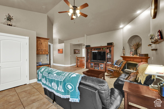 Photo 9 for MLS #2115414 at 871 W 3875 South