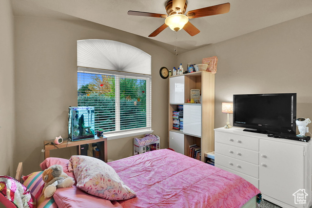 Photo 14 for MLS #2115414 at 871 W 3875 South