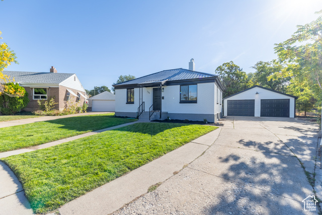 View photos for 175 Ross Dr MLS #2115419 - 175 Ross Dr