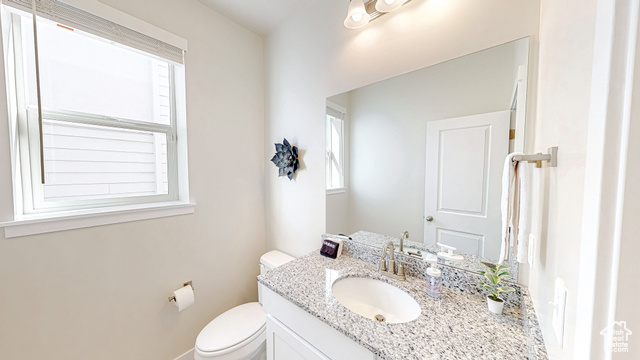 Photo 10 for MLS #2115435 at 855 N Hilltop Dr