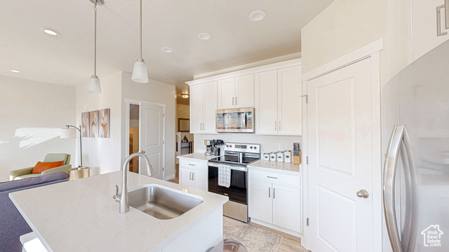Photo 7 for MLS #2115435 at 855 N Hilltop Dr