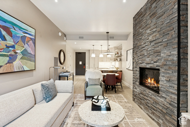 Photo 3 for MLS #2115436 at 1702 W Glencoe Mountain Way #6006