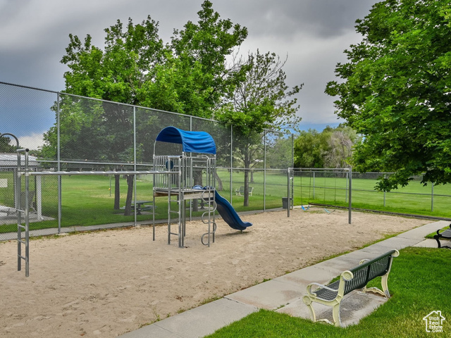 Photo 37 for MLS #2115452 at 832 E Three Fountains Dr #182