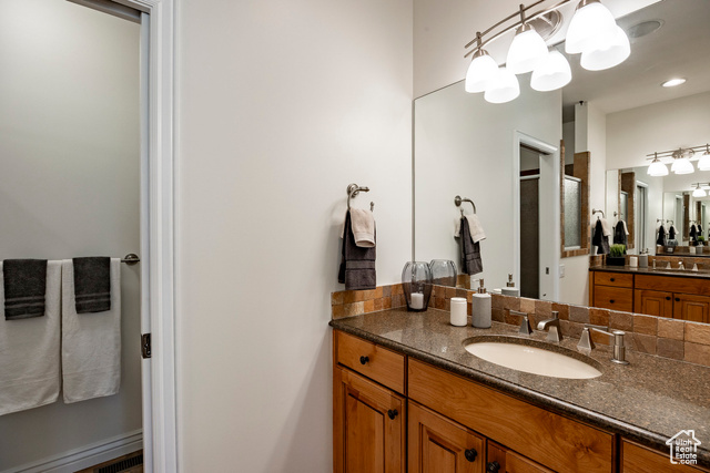 Photo 18 for MLS #2115460 at 480 E Foxstone Cv
