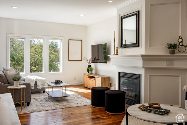 Photo 2 for MLS #2115460 at 480 E Foxstone Cv