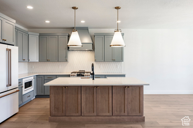 Photo 11 for MLS #2115469 at 6028 N Fairview Rd #223