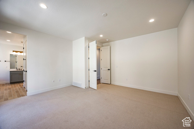 Photo 30 for MLS #2115469 at 6028 N Fairview Rd #223