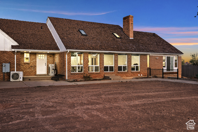 Photo 4 for MLS #2115499 at 765 N Juniper St
