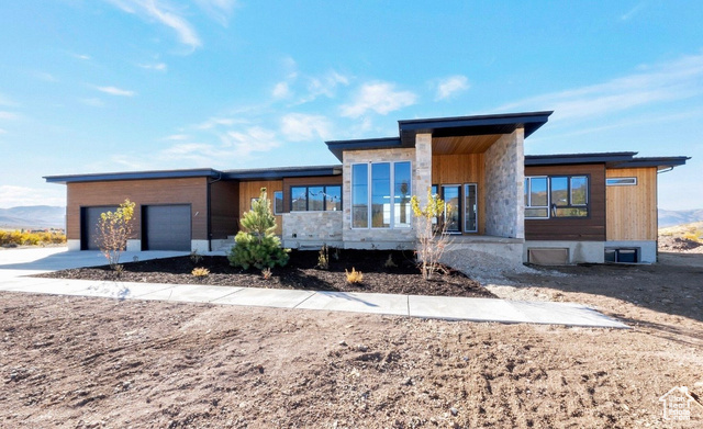Photo 2 for MLS #2115510 at 1122 S 5700 East