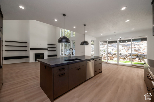 Photo 6 for MLS #2115523 at 5619 S Fox Chase