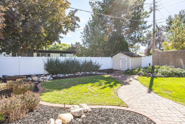 Photo 18 for MLS #2115532 at 832 E Deerfield Rd