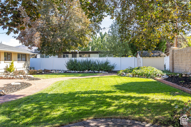 Photo 14 for MLS #2115532 at 832 E Deerfield Rd