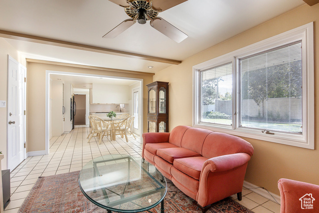 Photo 3 for MLS #2115532 at 832 E Deerfield Rd