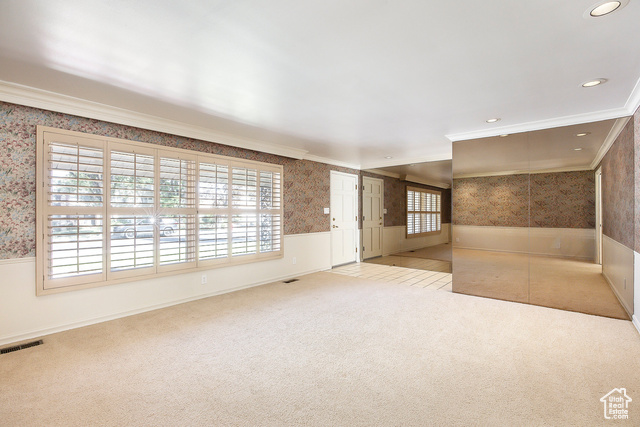 Photo 7 for MLS #2115532 at 832 E Deerfield Rd