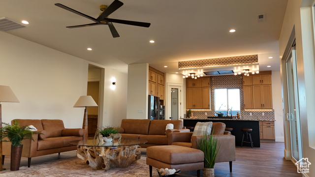 Photo 7 for MLS #2115560 at 1108 N Florence Cir