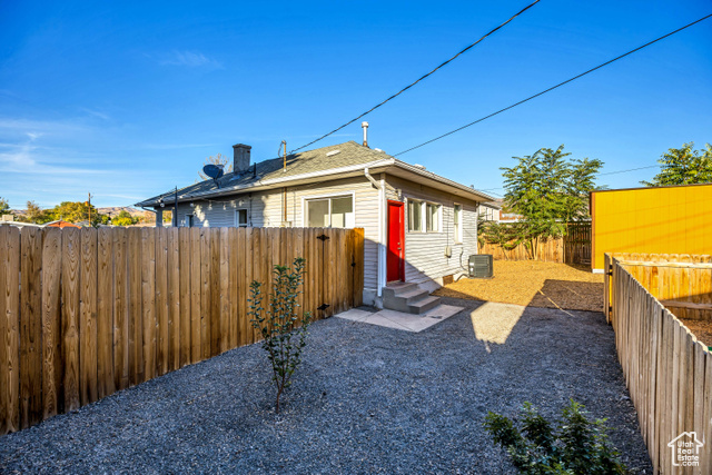 Photo 33 for MLS #2115565 at 414 Downington Ave