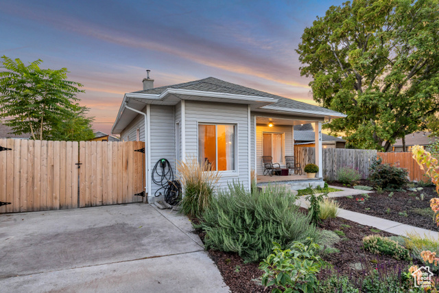 Photo 9 for MLS #2115565 at 414 Downington Ave
