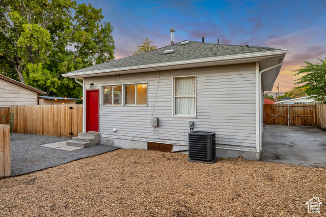 Photo 11 for MLS #2115565 at 414 Downington Ave