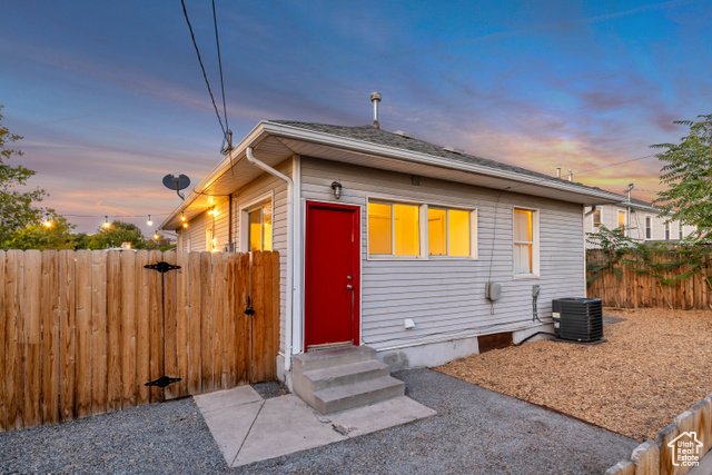 Photo 5 for MLS #2115565 at 414 Downington Ave