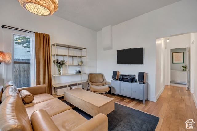 Photo 20 for MLS #2115565 at 414 Downington Ave