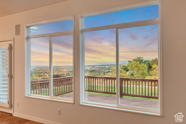 Photo 11 for MLS #2115577 at 1267 E Hickenlooper Way