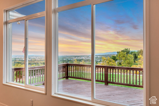 Photo 12 for MLS #2115577 at 1267 E Hickenlooper Way