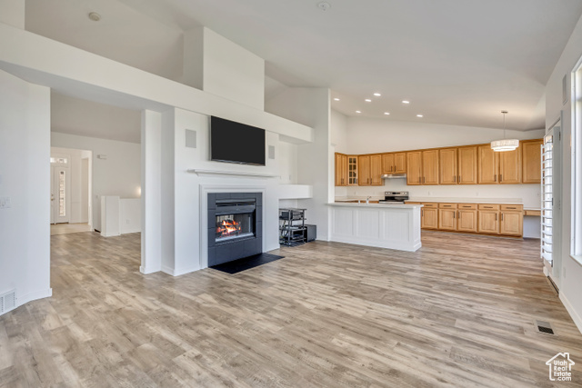 Photo 9 for MLS #2115577 at 1267 E Hickenlooper Way