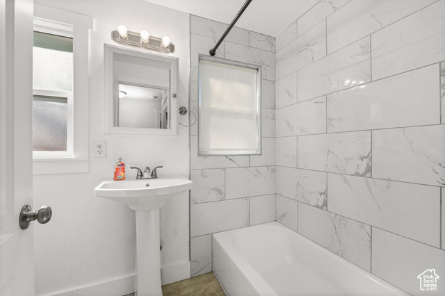 Photo 7 for MLS #2115586 at 1417 E 22nd St