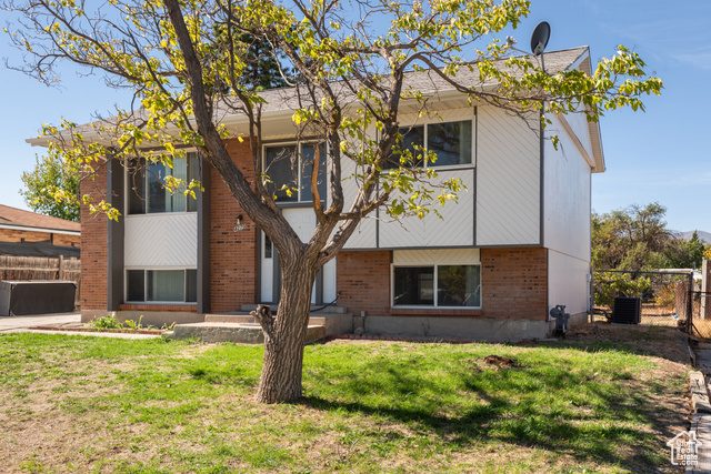 Photo 2 for MLS #2115592 at 4270 S Whipoorwhil St