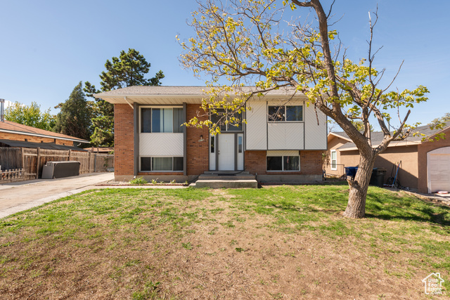 Photo 3 for MLS #2115592 at 4270 S Whipoorwhil St