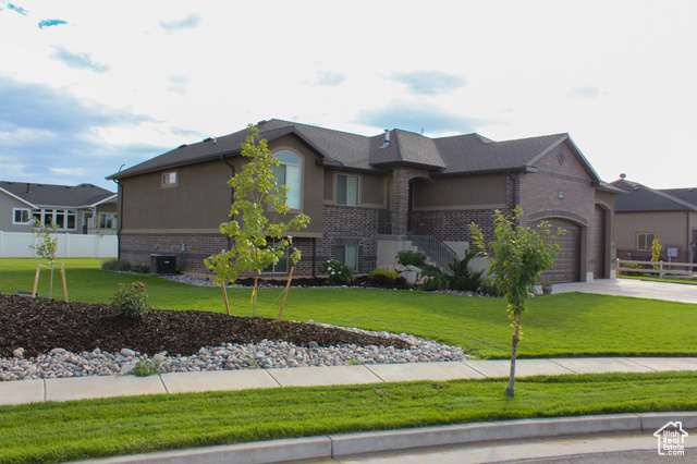 Photo 4 for MLS #2115594 at 2673 W 2125 North