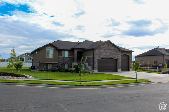 Photo 3 for MLS #2115594 at 2673 W 2125 North