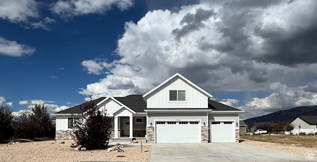 MLS #2115692 - 1535 Birch Way
