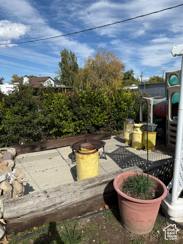 Photo 12 for MLS #2115710 at 2322 W Surrey Rd