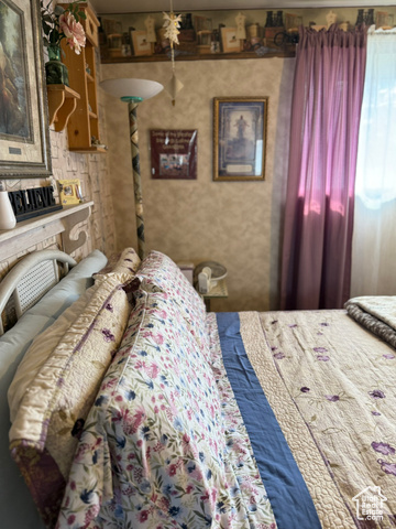 Photo 25 for MLS #2115710 at 2322 W Surrey Rd