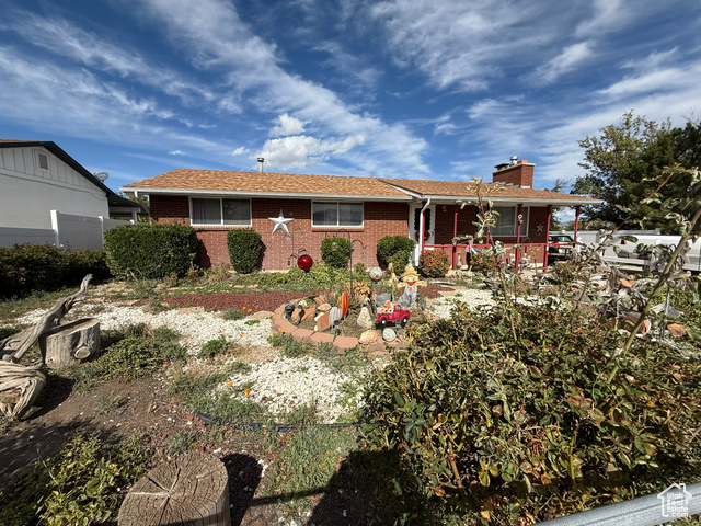 Photo 5 for MLS #2115710 at 2322 W Surrey Rd