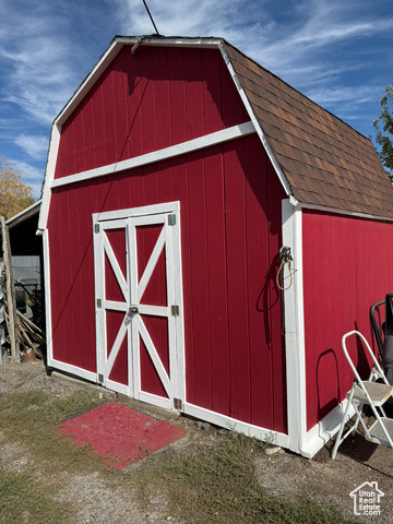 Photo 101 for MLS #2115710 at 2322 W Surrey Rd