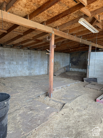 Photo 78 for MLS #2115710 at 2322 W Surrey Rd