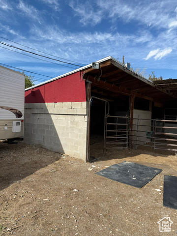 Photo 70 for MLS #2115710 at 2322 W Surrey Rd