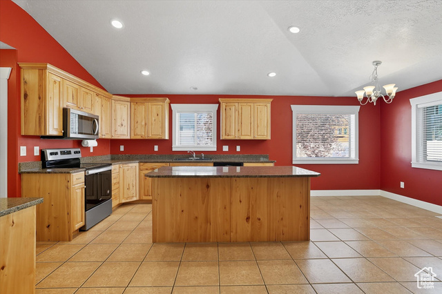 Photo 10 for MLS #2115716 at 568 N Cherry Creek Pkwy