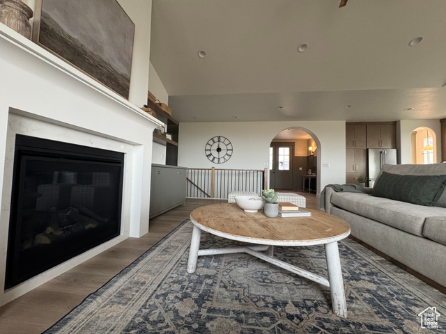 Photo 8 for MLS #2115726 at 101 E Selman Dr