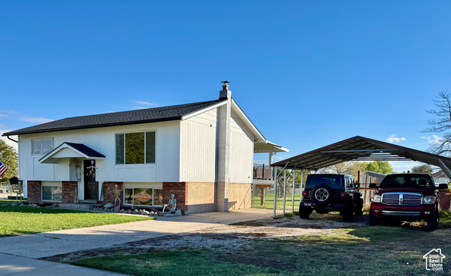 Photo 2 for MLS #2115751 at 3475 W 2200 South