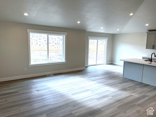 Photo 3 for MLS #2115801 at 1206 N Berra Blvd