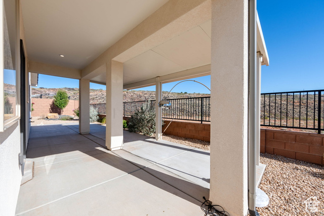 Photo 22 for MLS #2115820 at 822 N Pleasant Valley Ln