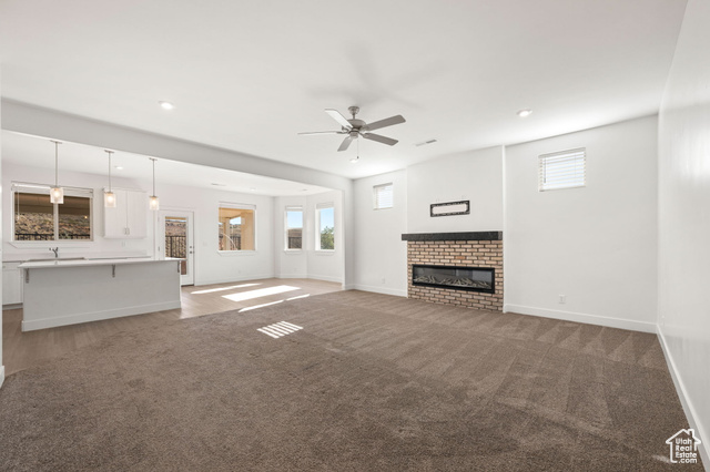 Photo 2 for MLS #2115820 at 822 N Pleasant Valley Ln